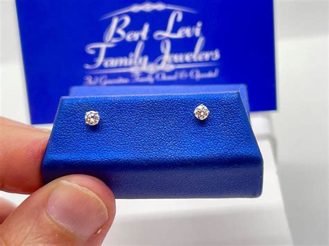 levifamilyjewelers.com